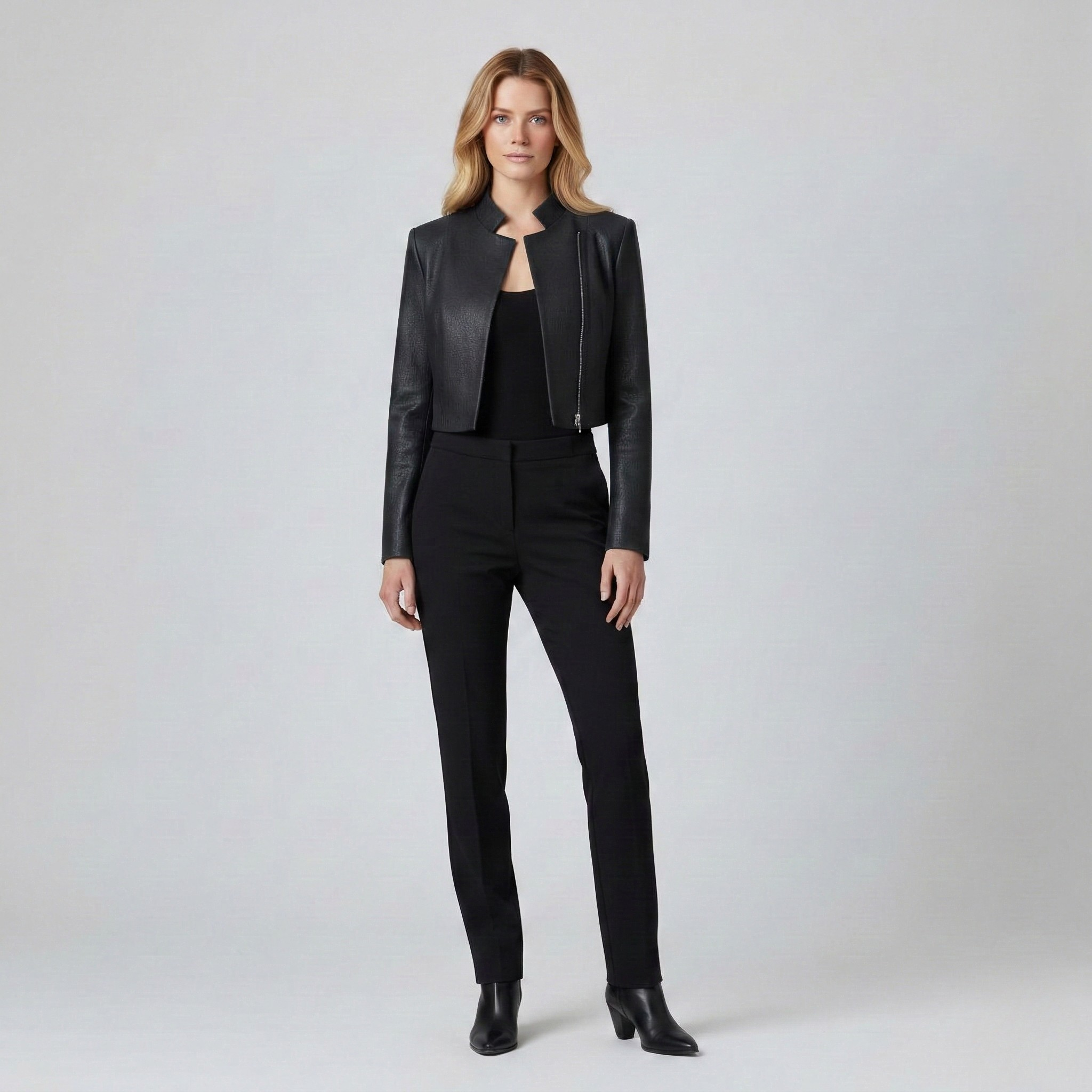 Chaqueta estructurada corta con cremallera delantera