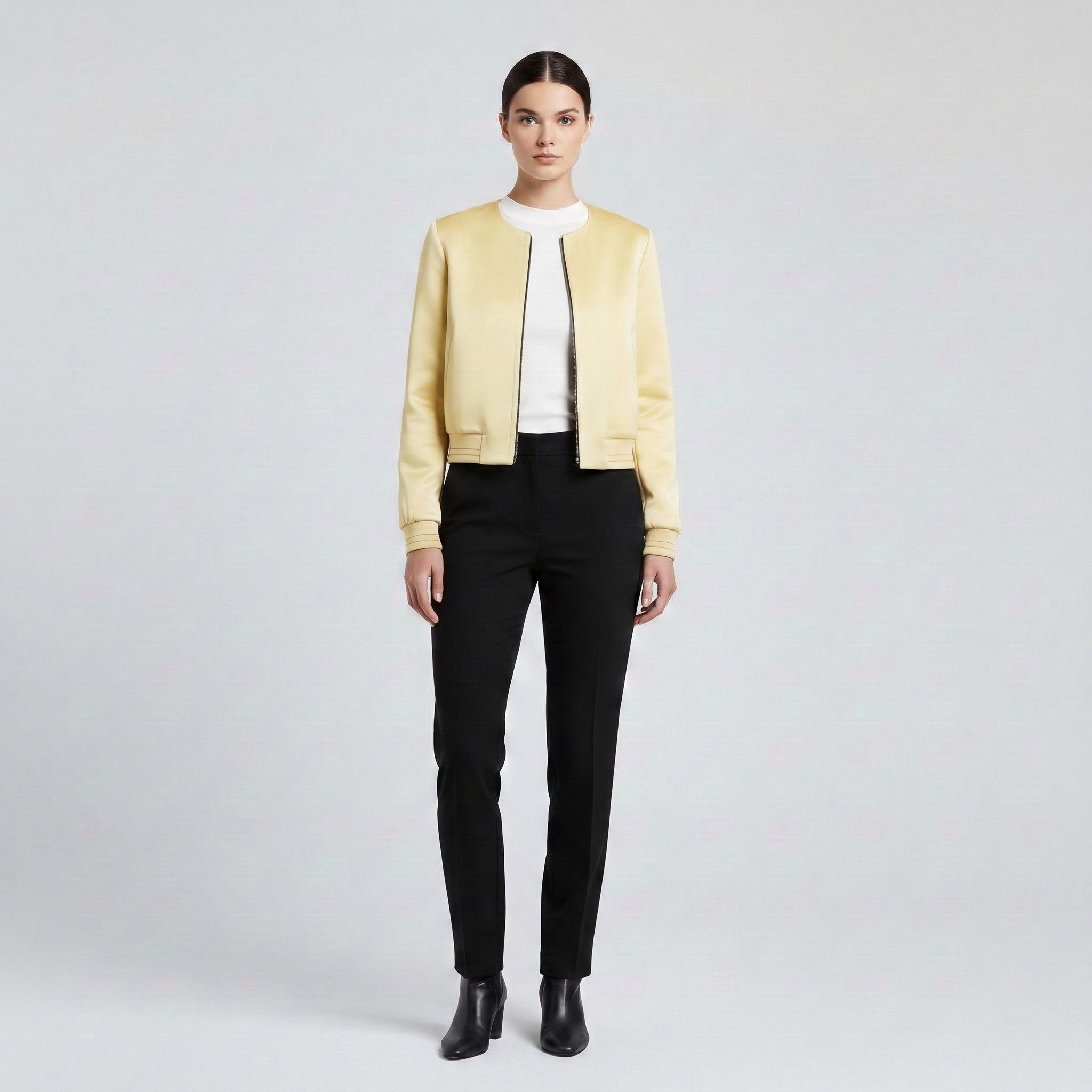 Chaqueta bomber corta de satén